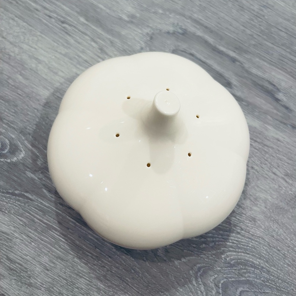 🧄 Tupperware Garlic Keeper 🧄 - Picture 2 of 7